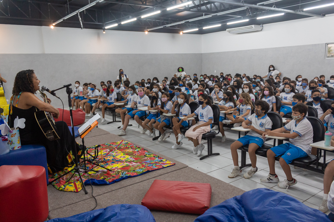 Colégio Visão Recife | Escola em Recife | Colégio Recife | Notícia | Visão recebe escritoras da literatura infantil em comemoração ao Dia da Poesia